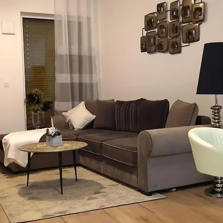 Center Iii Νίτρα