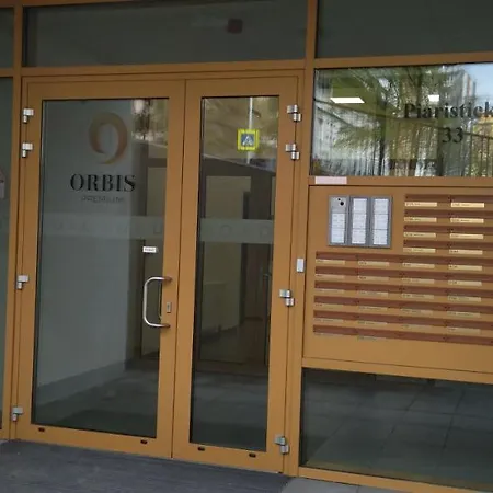 Center Iii * Νίτρα