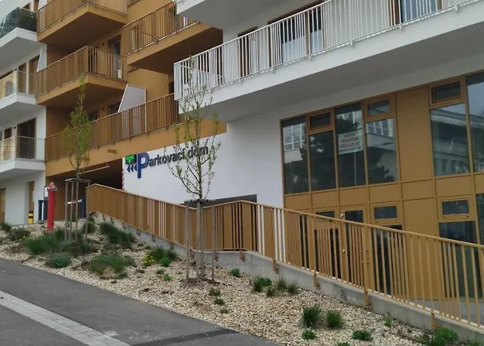 Center Iii Apartman *