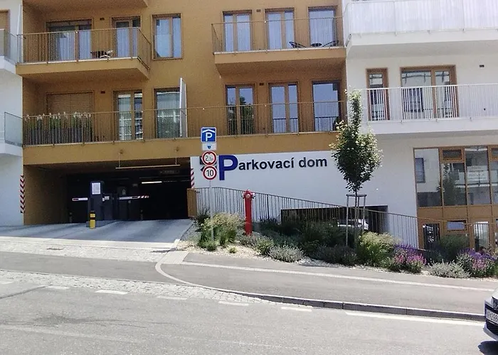 Center Iii Apartman *